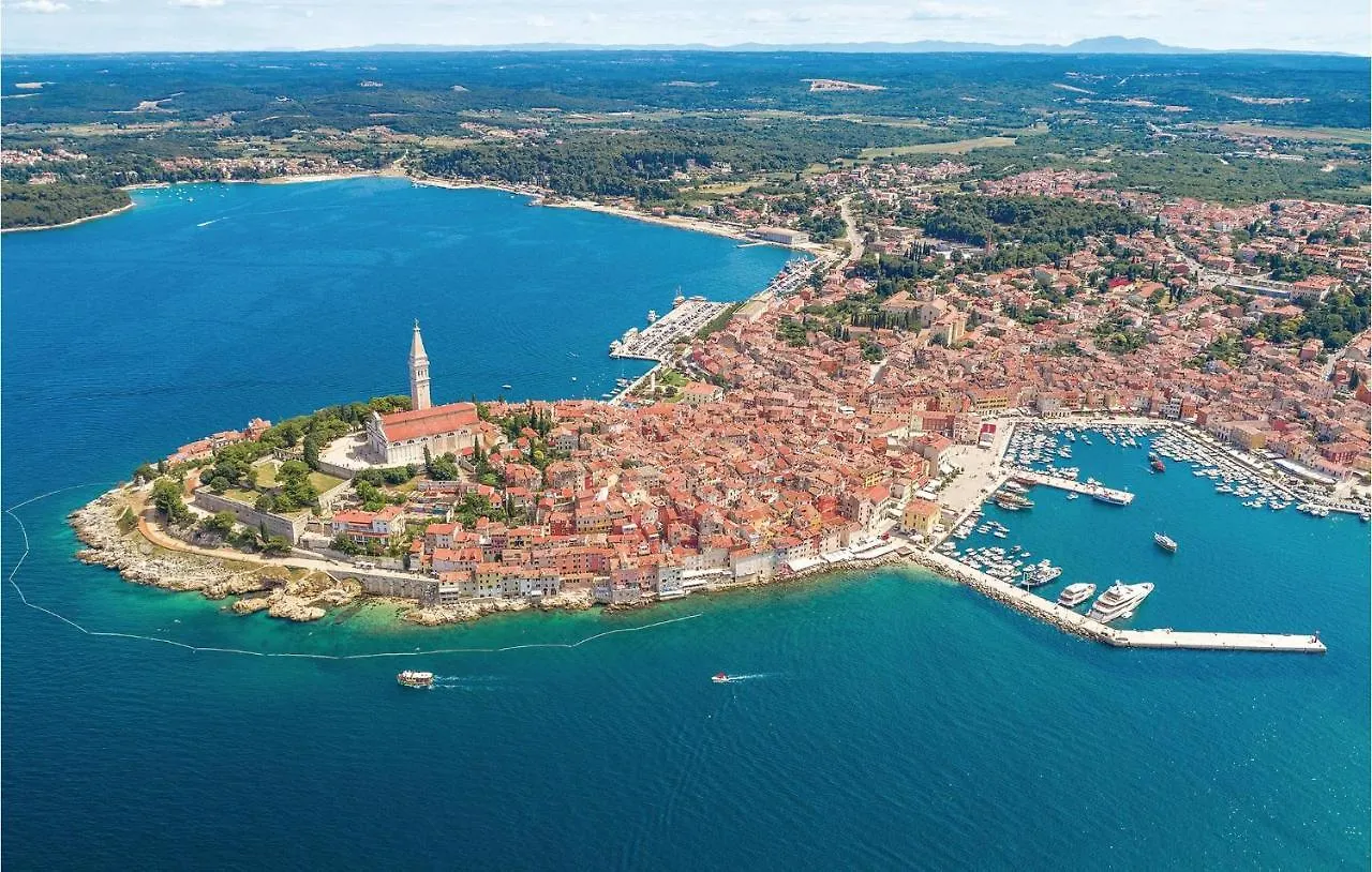 Awesome Apartment In Rovinj With 2 Bedrooms